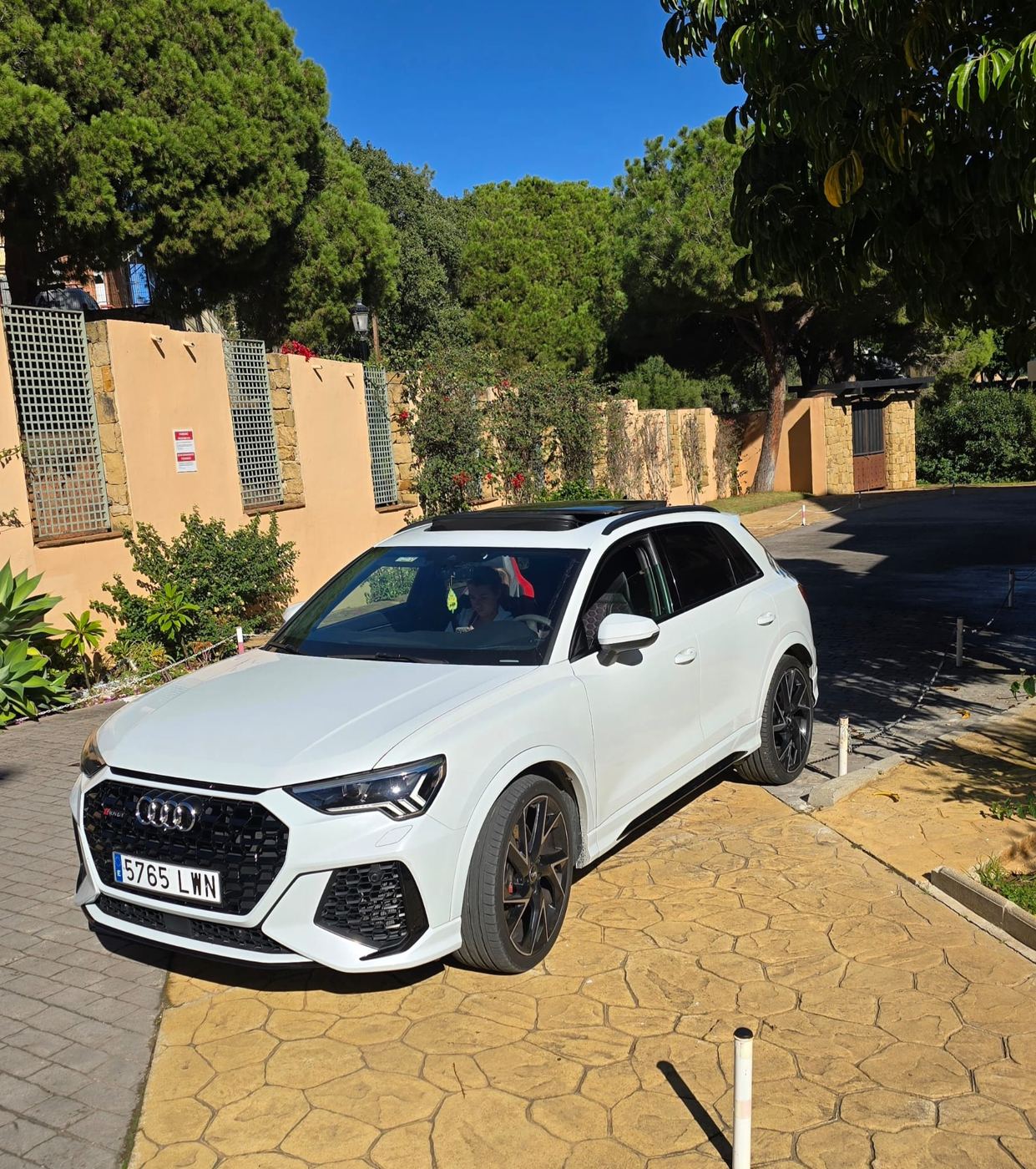 Audi RS Q3 photo 2