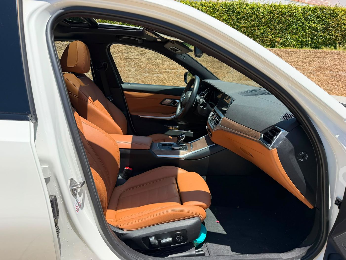 BMW 3 Series M Sport photo 16