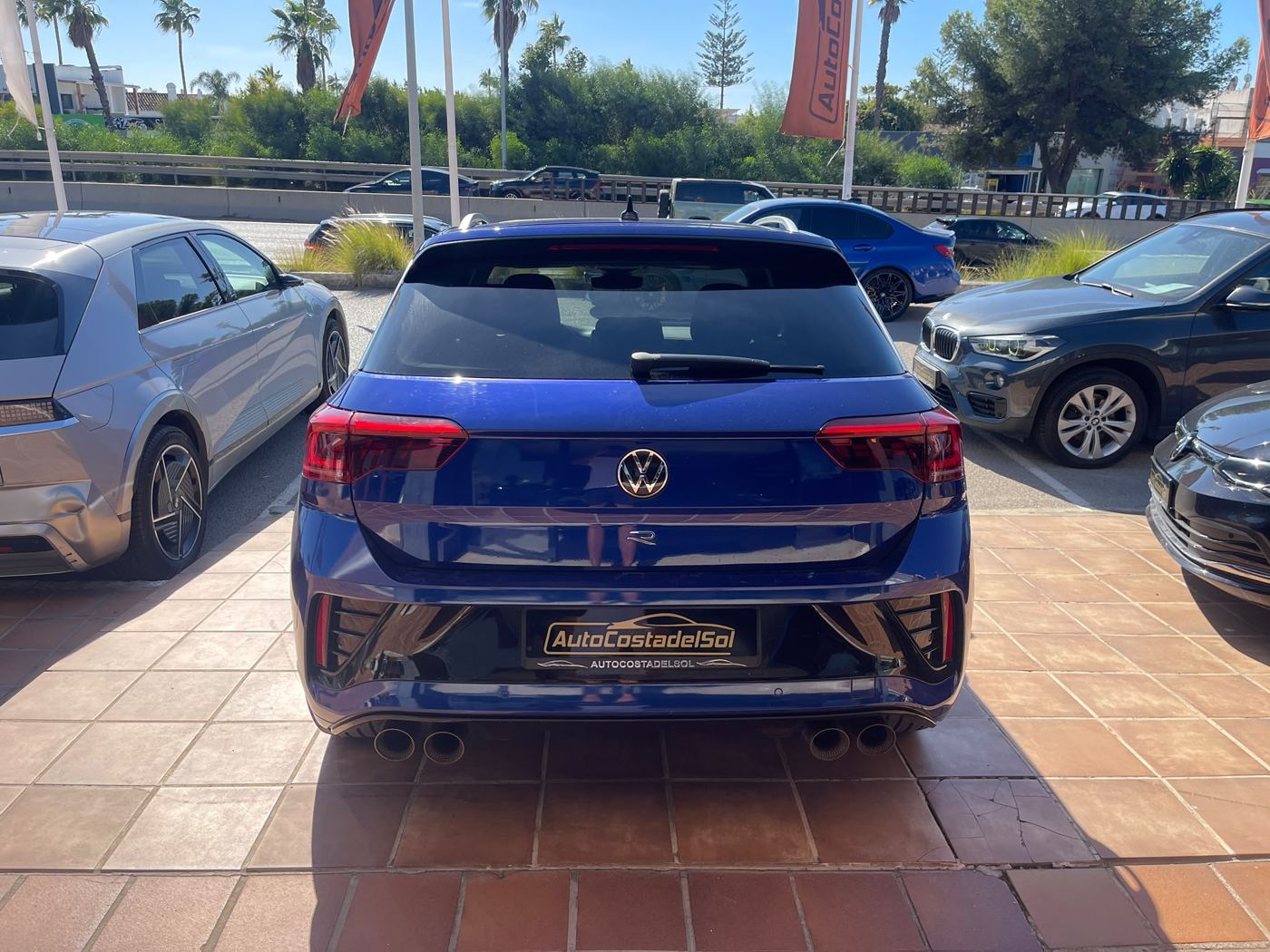 VW T-Roc R photo 8