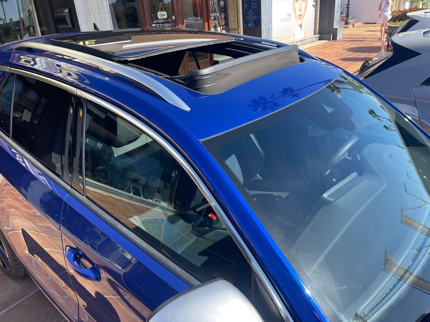 VW T-Roc R photo 9