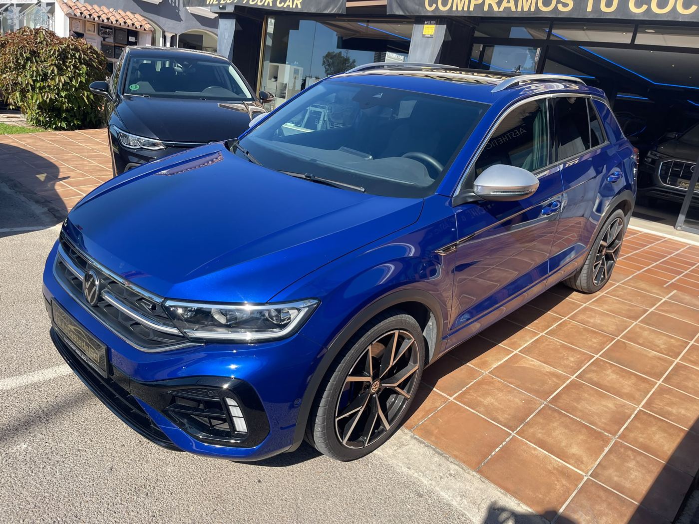 VW T-Roc R photo 11
