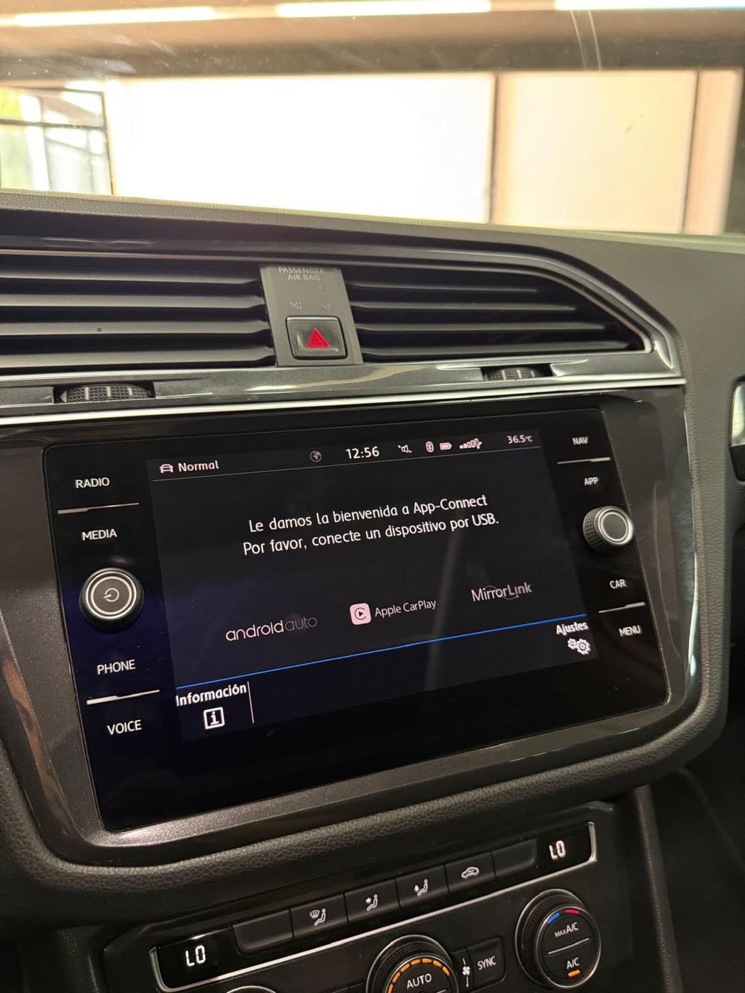 VW Tiguan R-Line photo 15