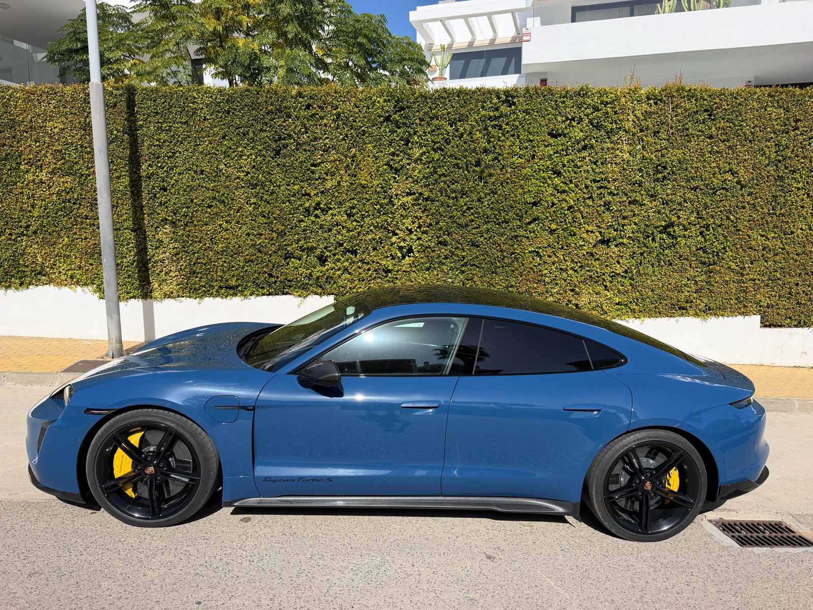 Porsche Taycan Turbo S photo 4