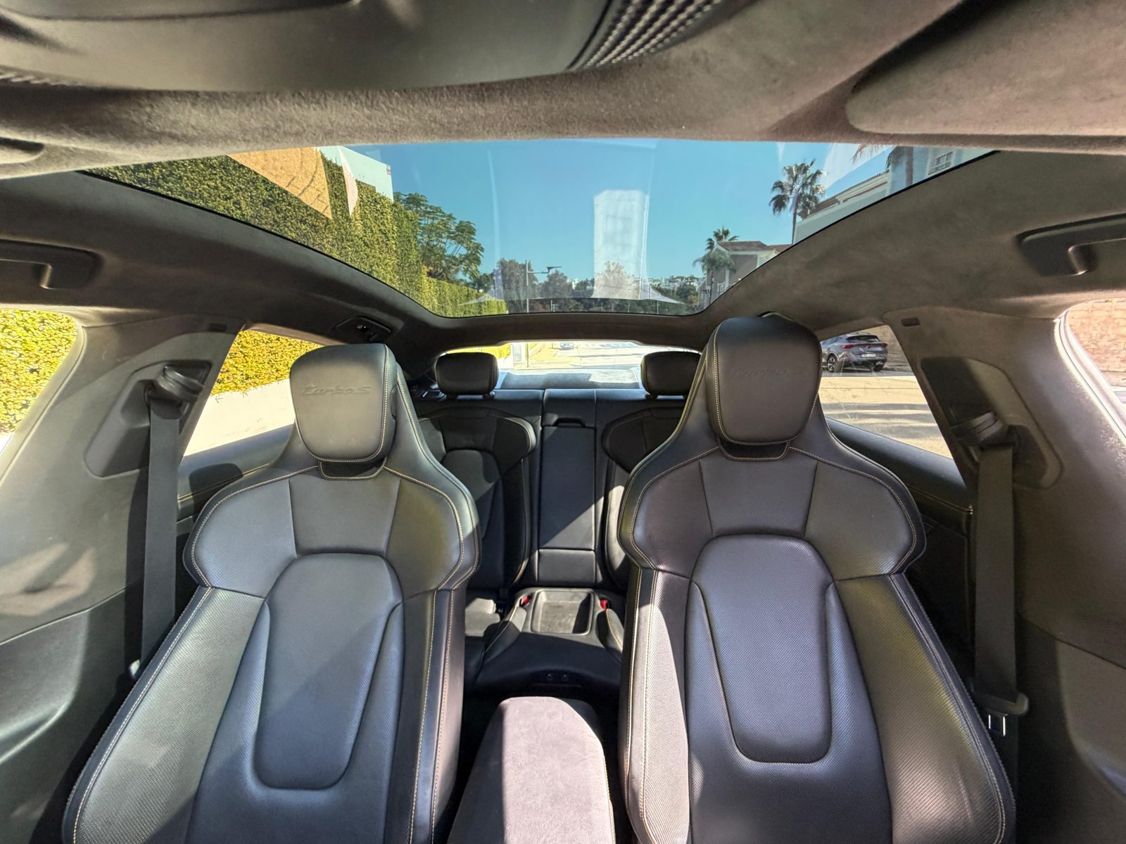 Porsche Taycan Turbo S photo 12