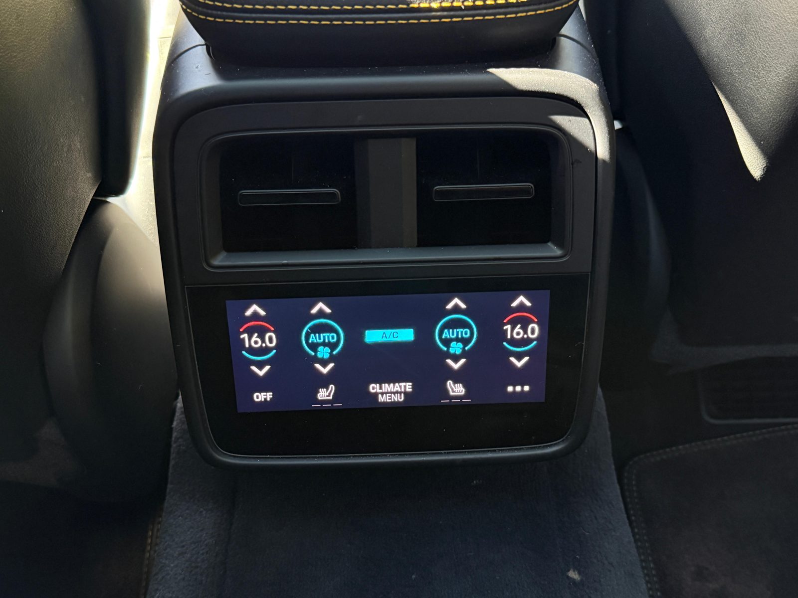 Porsche Taycan Turbo S photo 13